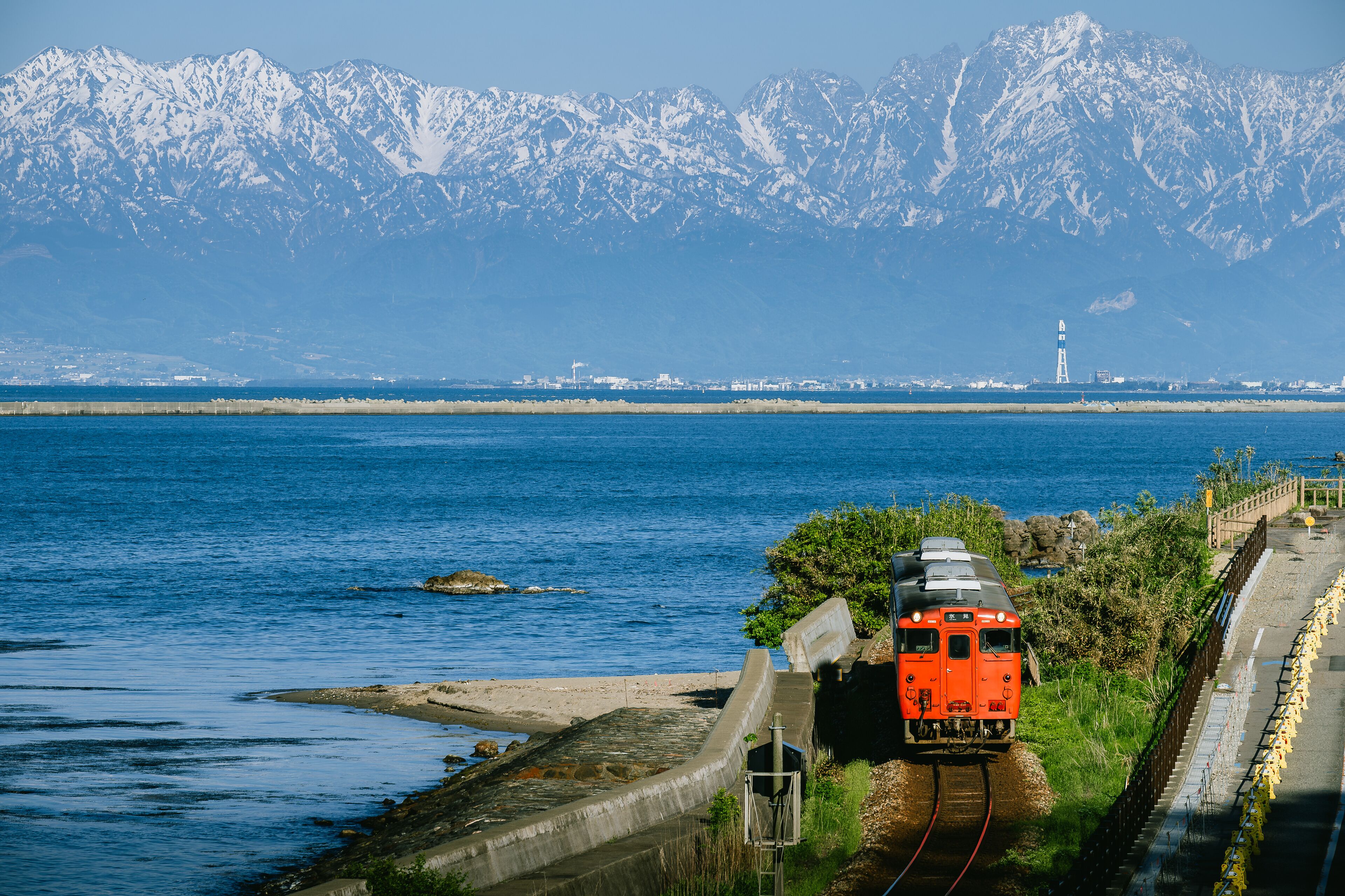 Toyama entre os Alpes e o mar: vilarejos históricos, paisagens alpinas e sabores da baía